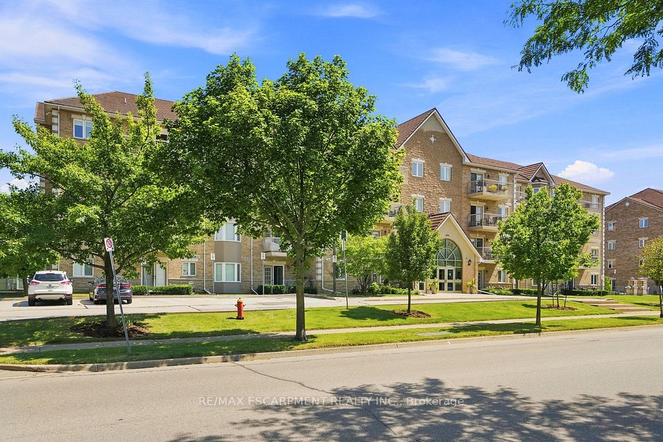 4016 Kilmer Drive 101, Burlington, ON L7M 5A7 3