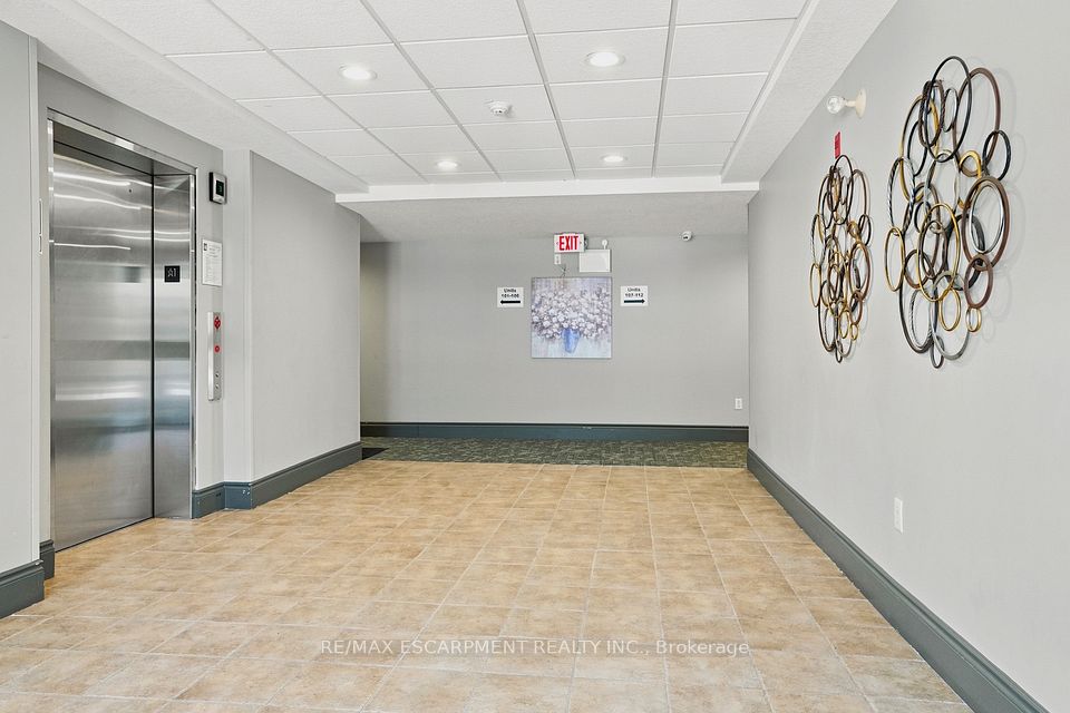 4016 Kilmer Drive 101, Burlington, ON L7M 5A7 6