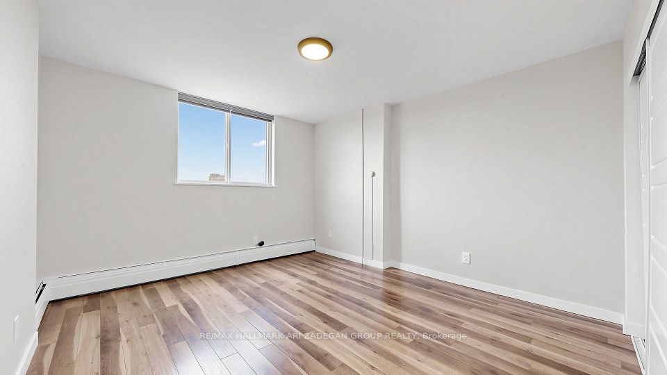 975 Warwick Court 1406, Burlington, ON L7T 3Z7 8