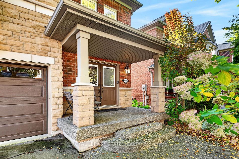 5440 KINDOS Street, Burlington, ON L7L 7M9 4