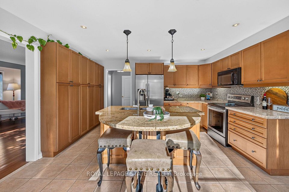 5440 KINDOS Street, Burlington, ON L7L 7M9 14