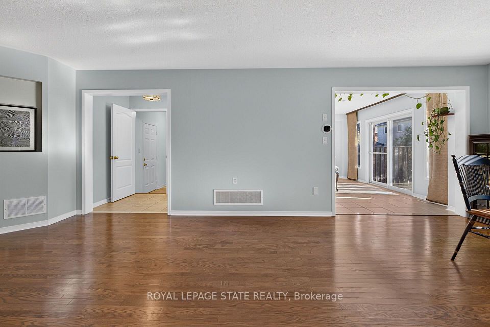 5440 KINDOS Street, Burlington, ON L7L 7M9 9