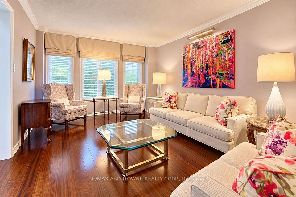 2220 Dunvegan Avenue, Oakville, ON L6J 6P7 18