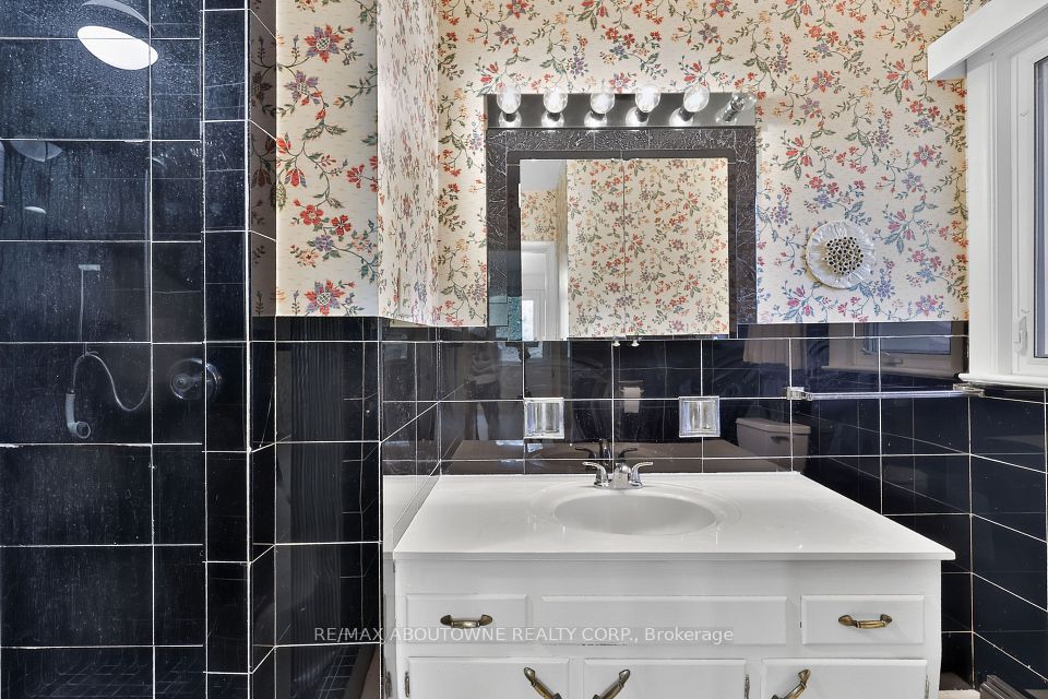 2086 Glenforest Crescent, Oakville, ON L6J 2G4 20