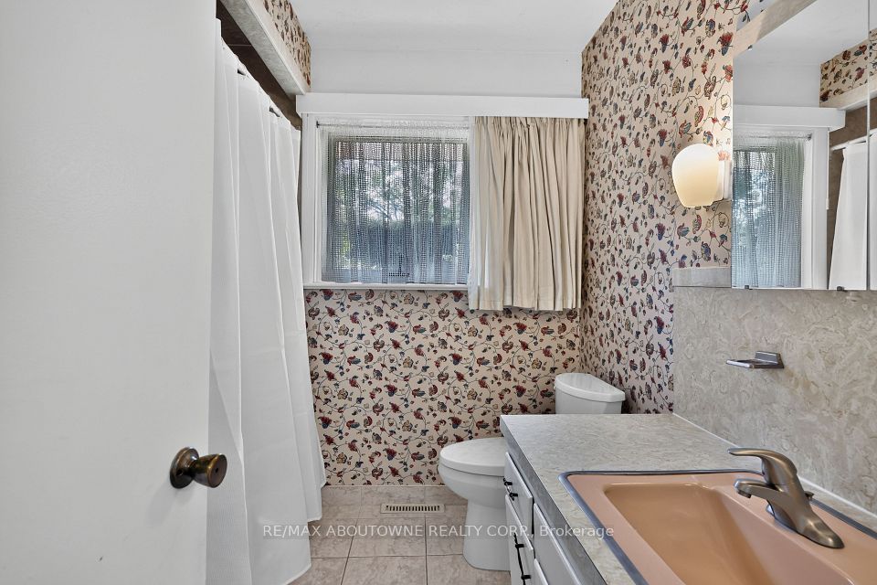 2086 Glenforest Crescent, Oakville, ON L6J 2G4 22