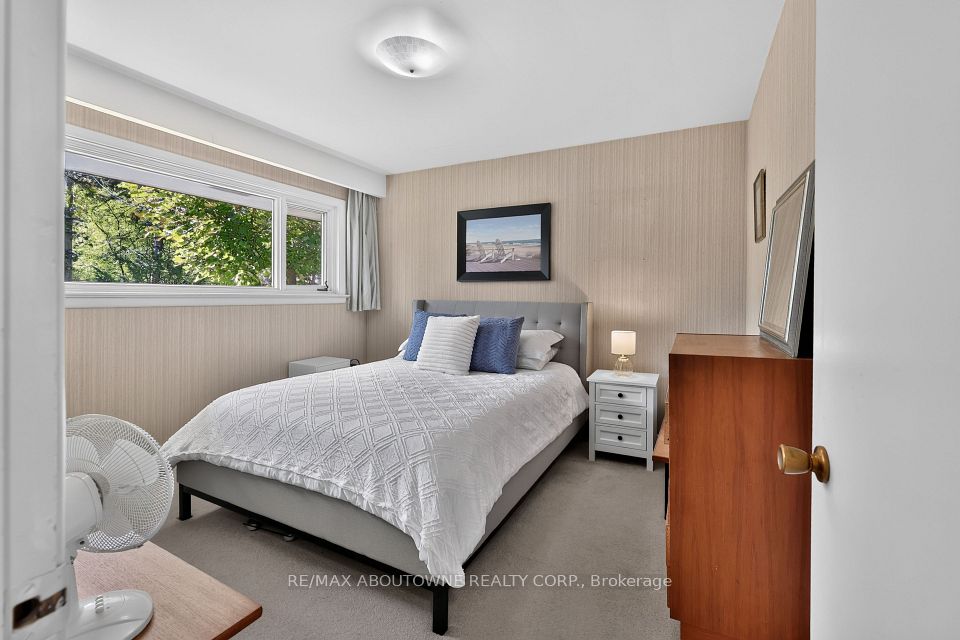 2086 Glenforest Crescent, Oakville, ON L6J 2G4 23