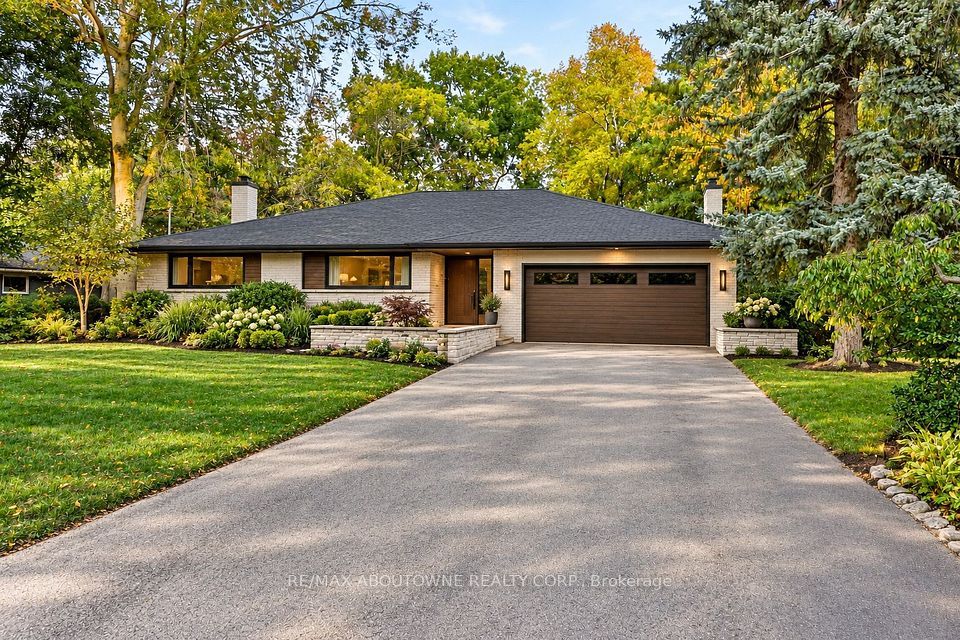2086 Glenforest Crescent, Oakville, ON L6J 2G4 2