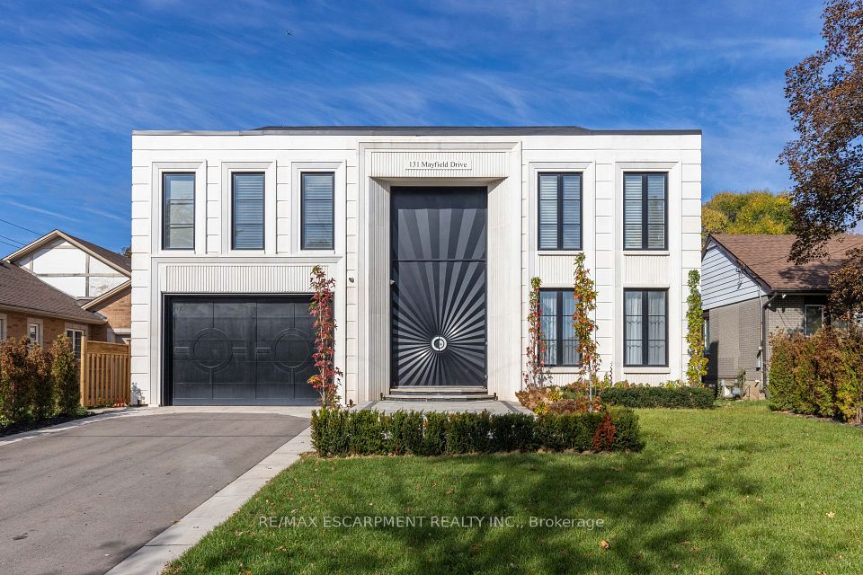 Detached at 131 Mayfield Drive, Oakville, ON L6H 1K6