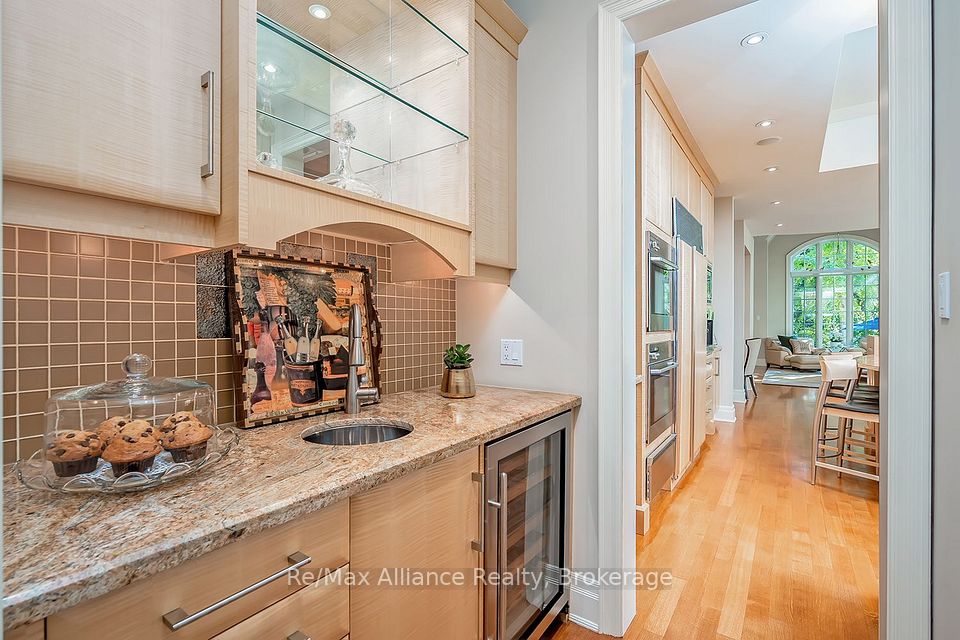 1426 Lakeshore Road E, Oakville, ON L6J 1M1 10