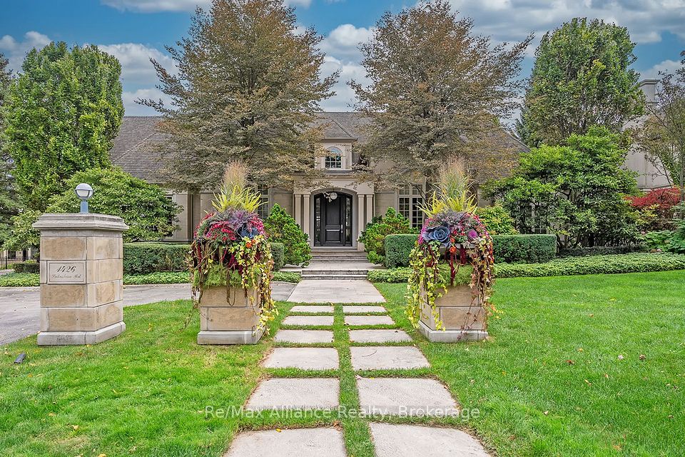 1426 Lakeshore Road E, Oakville, ON L6J 1M1 4