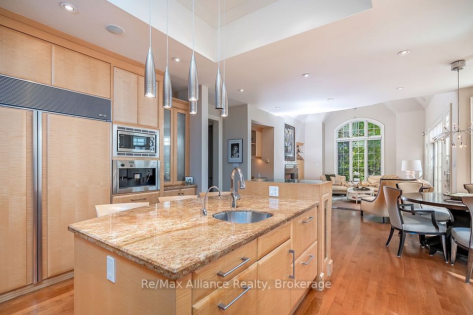 1426 Lakeshore Road E, Oakville, ON L6J 1M1 11