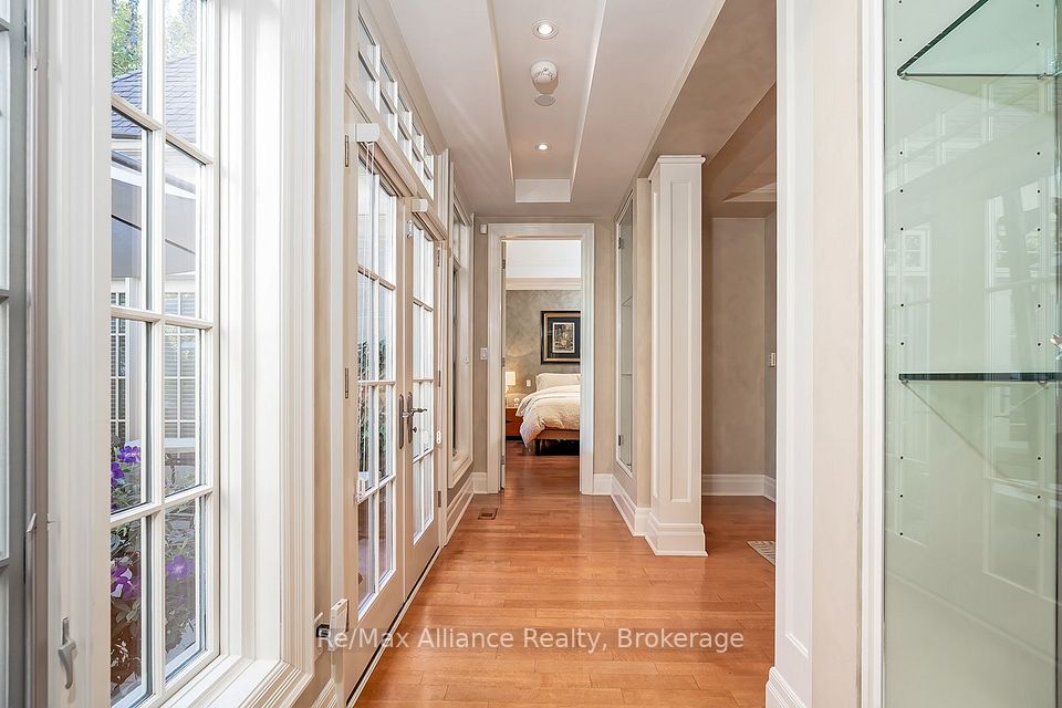 1426 Lakeshore Road E, Oakville, ON L6J 1M1 20