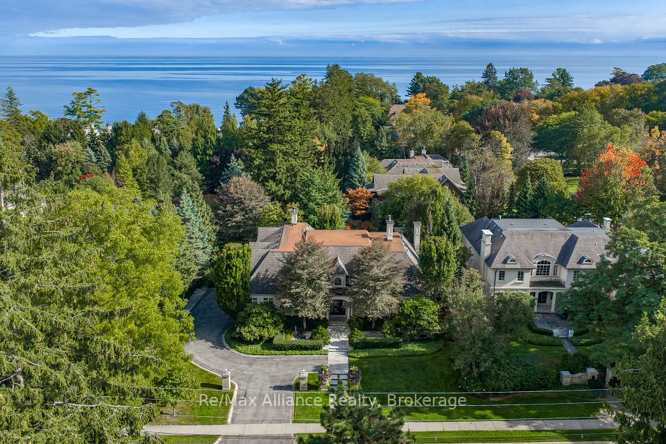 1426 Lakeshore Road E, Oakville, ON L6J 1M1 3