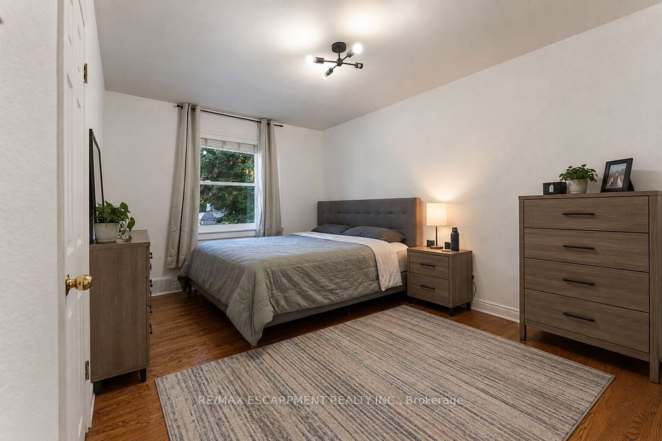 505 Patricia Drive, Oakville, ON L6K 1L9 17