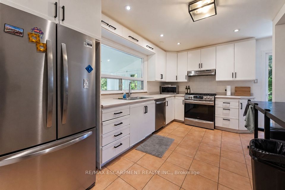505 Patricia Drive, Oakville, ON L6K 1L9 9