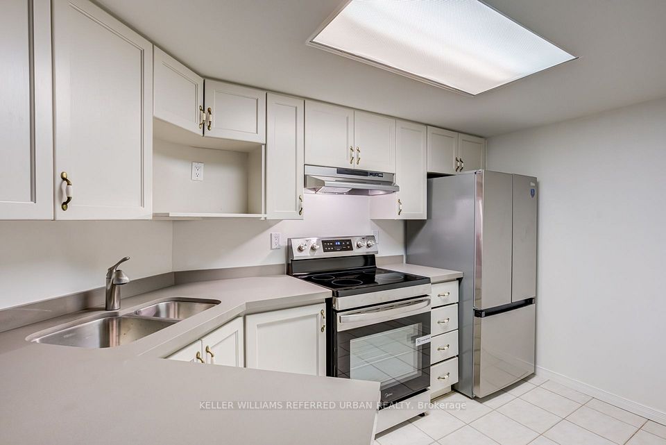 3499 Upper Middle Road 108, Burlington, ON L6M 4M7 2