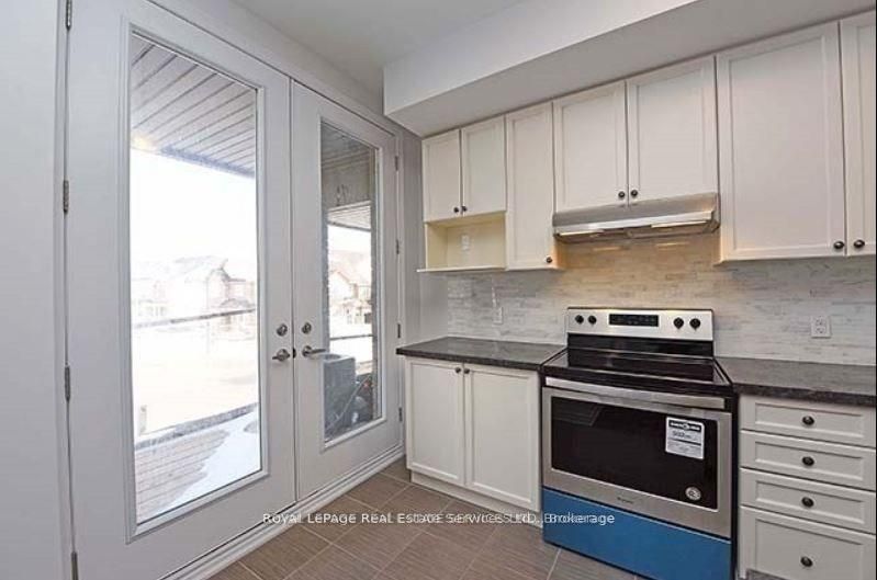 3050 Postridge Drive, Oakville, ON L6H 0R9 8