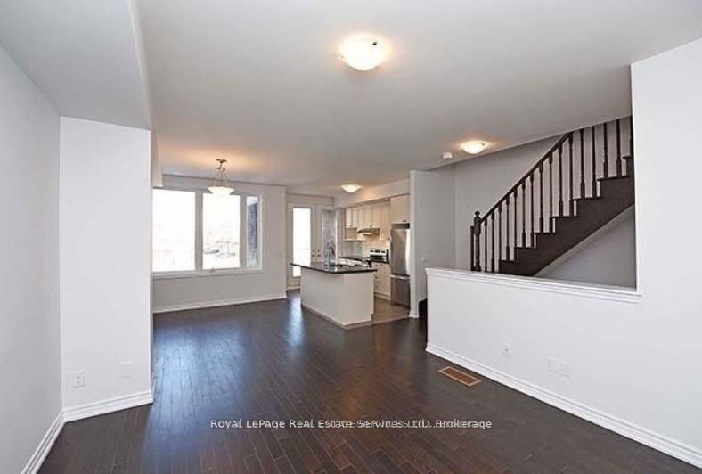 3050 Postridge Drive, Oakville, ON L6H 0R9 6