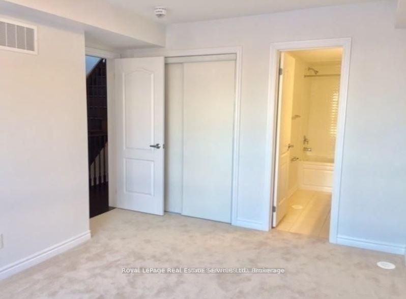 3050 Postridge Drive, Oakville, ON L6H 0R9 17