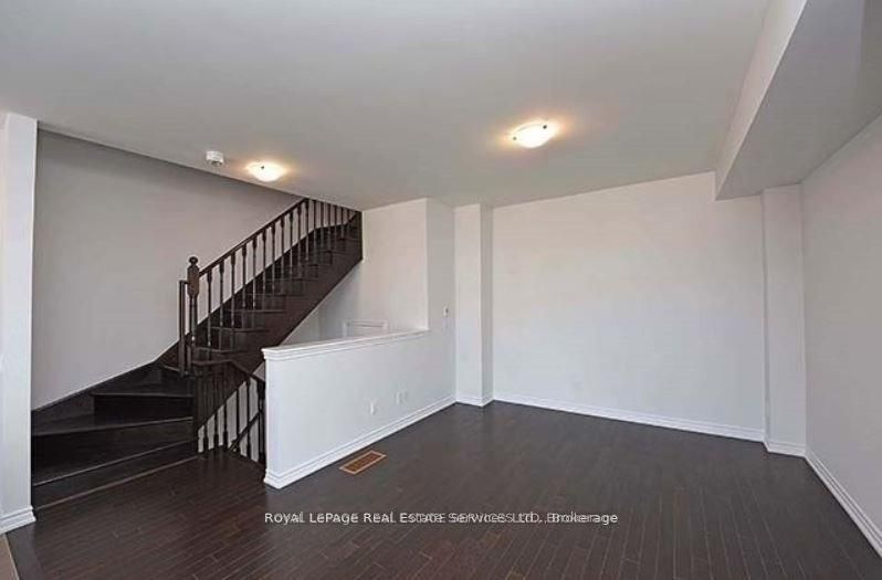 3050 Postridge Drive, Oakville, ON L6H 0R9 11