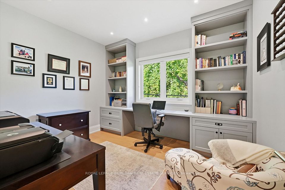 534 Ann Avenue, Burlington, ON L7T 2S6 15