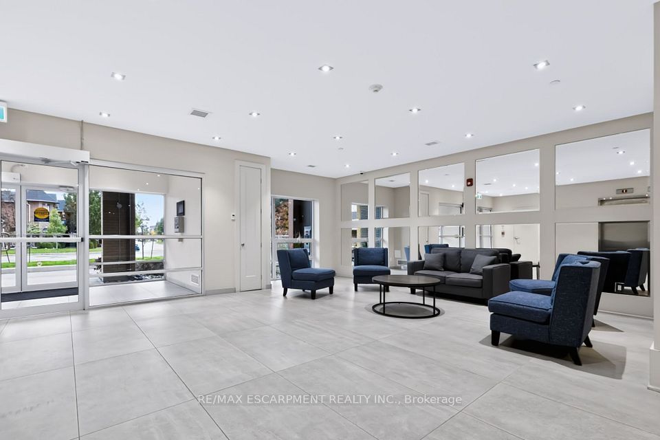 4040 Upper Middle Road 318, Burlington, ON L7M 0H2 5