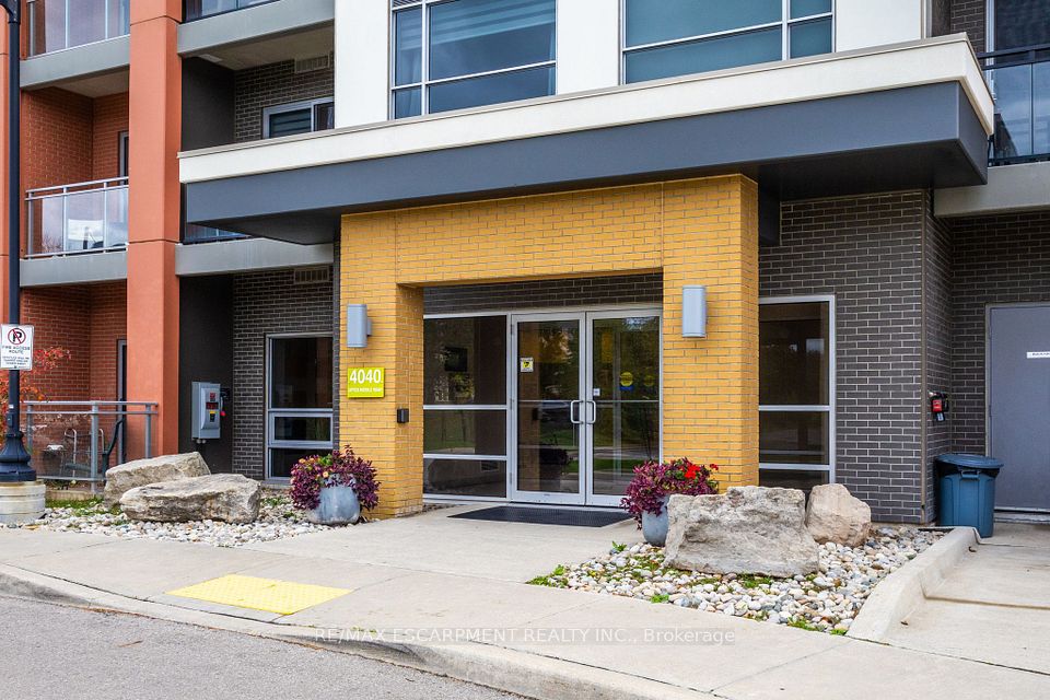 4040 Upper Middle Road 318, Burlington, ON L7M 0H2 4