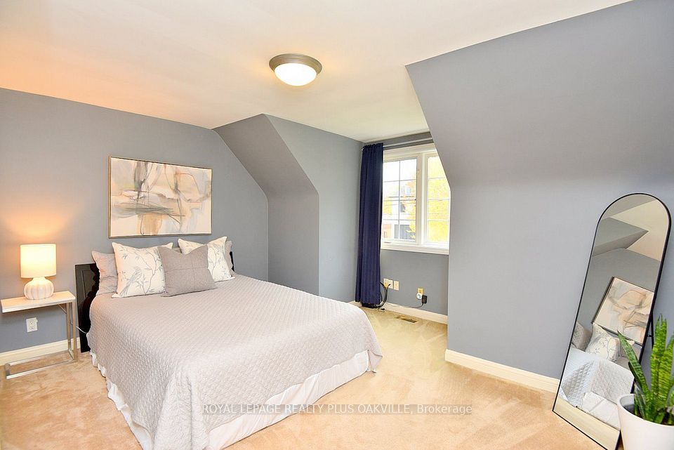 274 Belvenia Road, Burlington, ON L7L 2G4 24