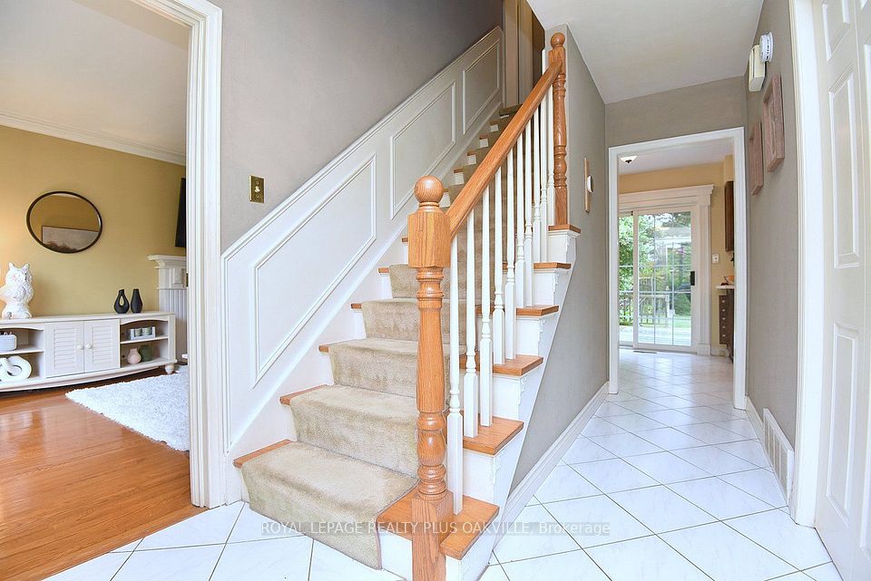 274 Belvenia Road, Burlington, ON L7L 2G4 8