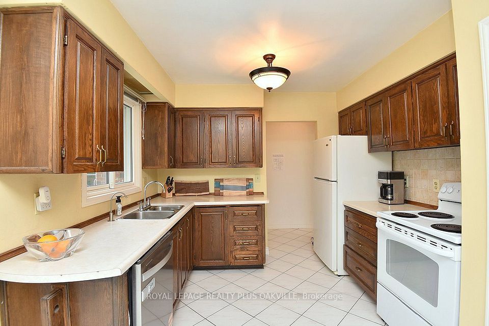 274 Belvenia Road, Burlington, ON L7L 2G4 20