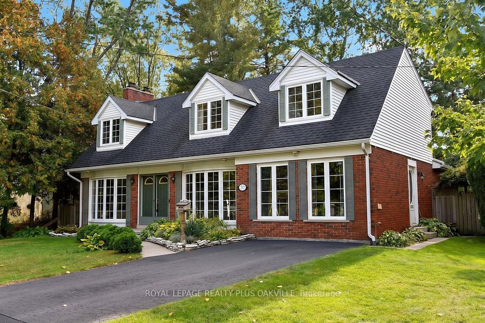 274 Belvenia Road, Burlington, ON L7L 2G4 3