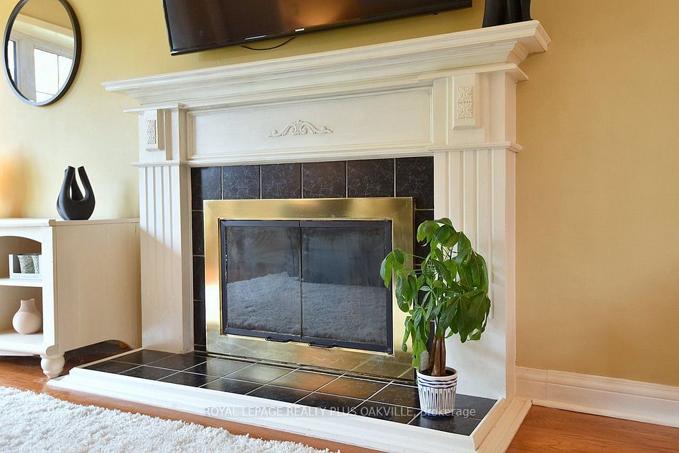 274 Belvenia Road, Burlington, ON L7L 2G4 9