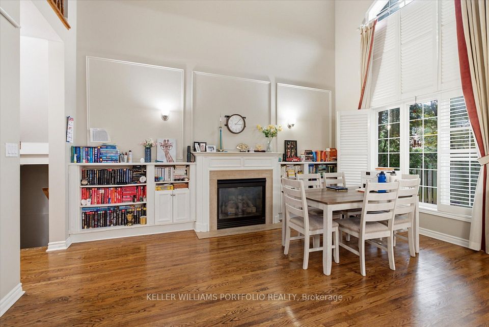 2153 Meadowglen Drive, Oakville, ON L6M 4C9 13