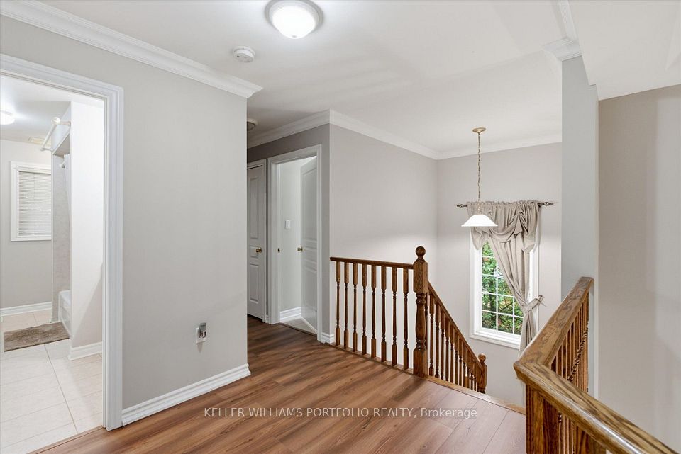 2153 Meadowglen Drive, Oakville, ON L6M 4C9 21