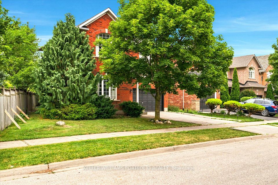 2153 Meadowglen Drive, Oakville, ON L6M 4C9 3