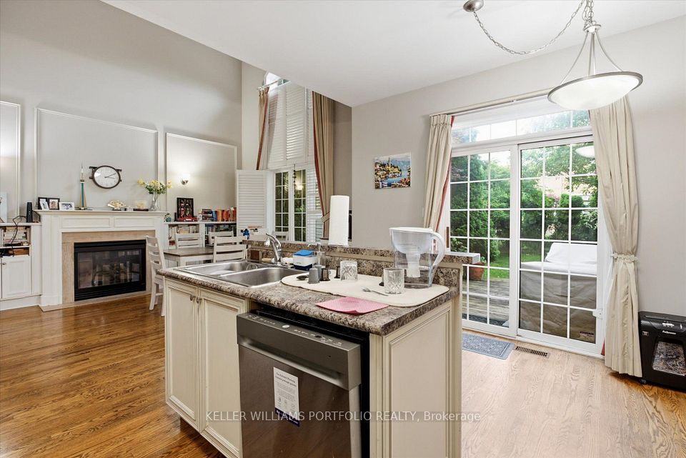2153 Meadowglen Drive, Oakville, ON L6M 4C9 19