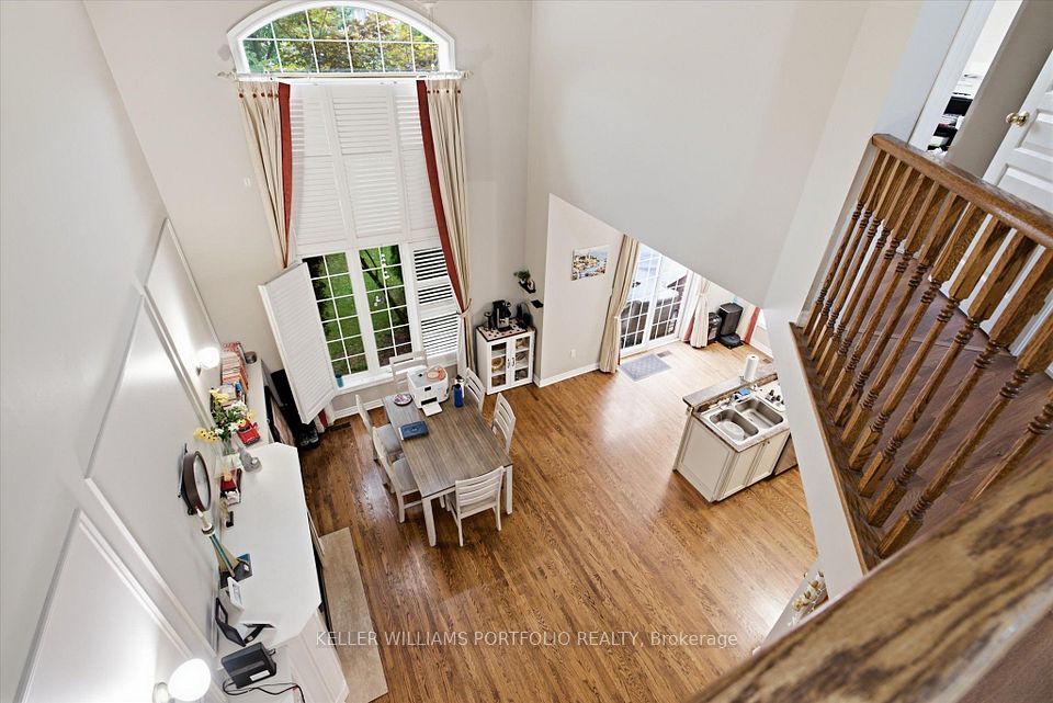 2153 Meadowglen Drive, Oakville, ON L6M 4C9 22