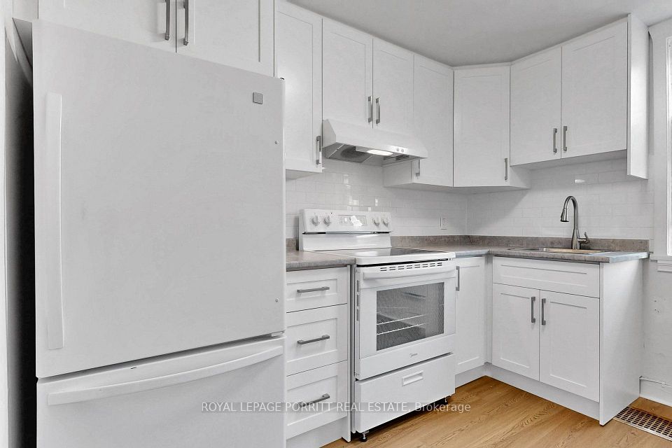 3399A Lake Shore Boulevard W, Toronto, ON M8W 1N2 9