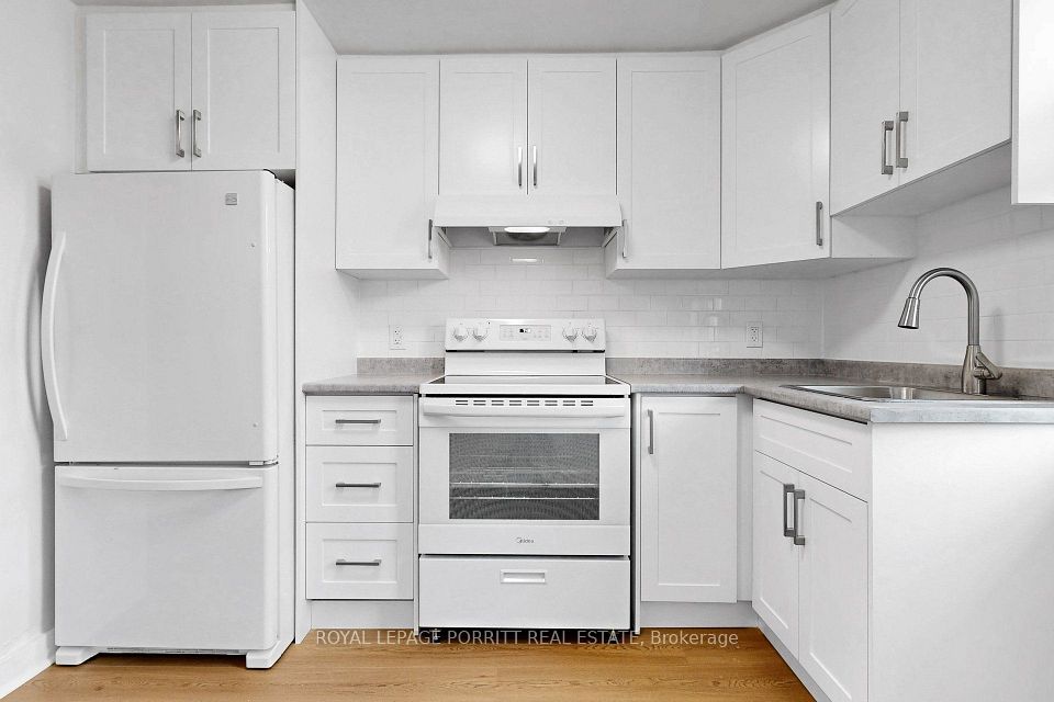 3399A Lake Shore Boulevard W, Toronto, ON M8W 1N2 8
