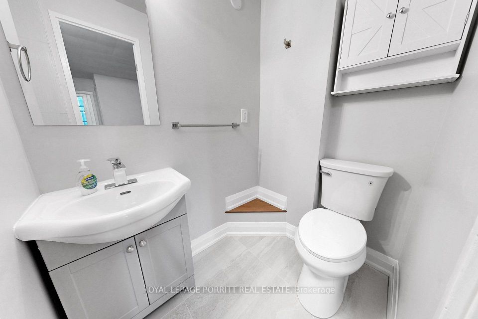 3399A Lake Shore Boulevard W, Toronto, ON M8W 1N2 4