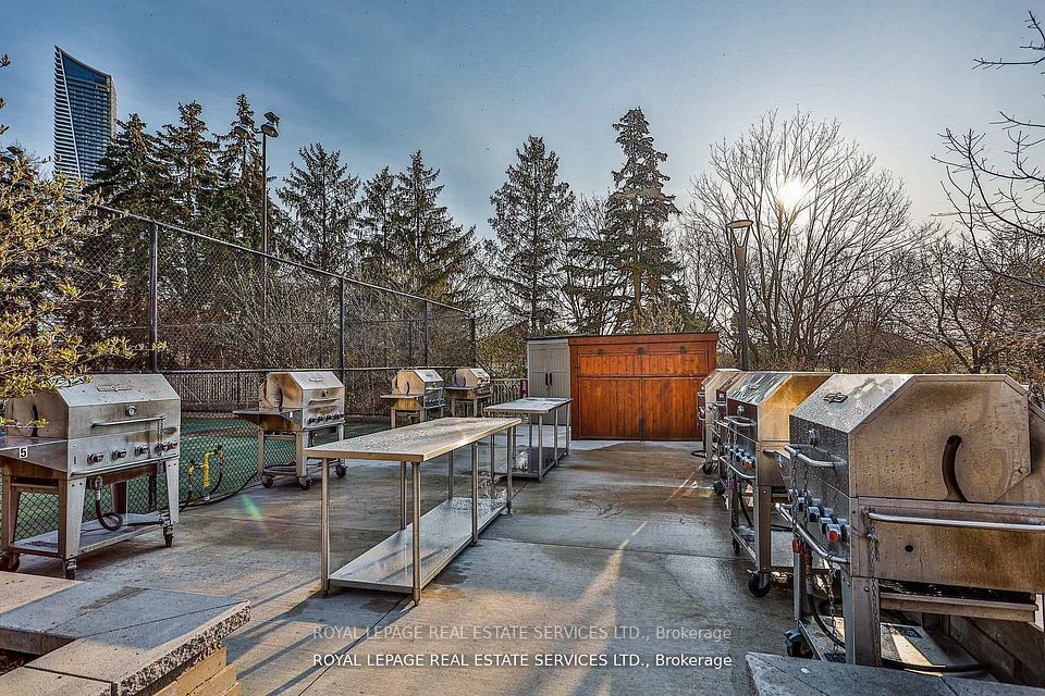 2267 Lake Shore Boulevard W 1304, Toronto, ON M8V 3X2 23