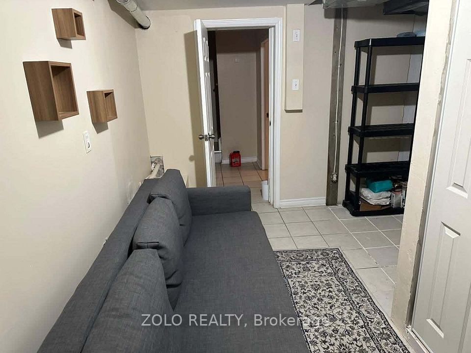 12 Quinby Court, Toronto, ON M9V 2V3 7