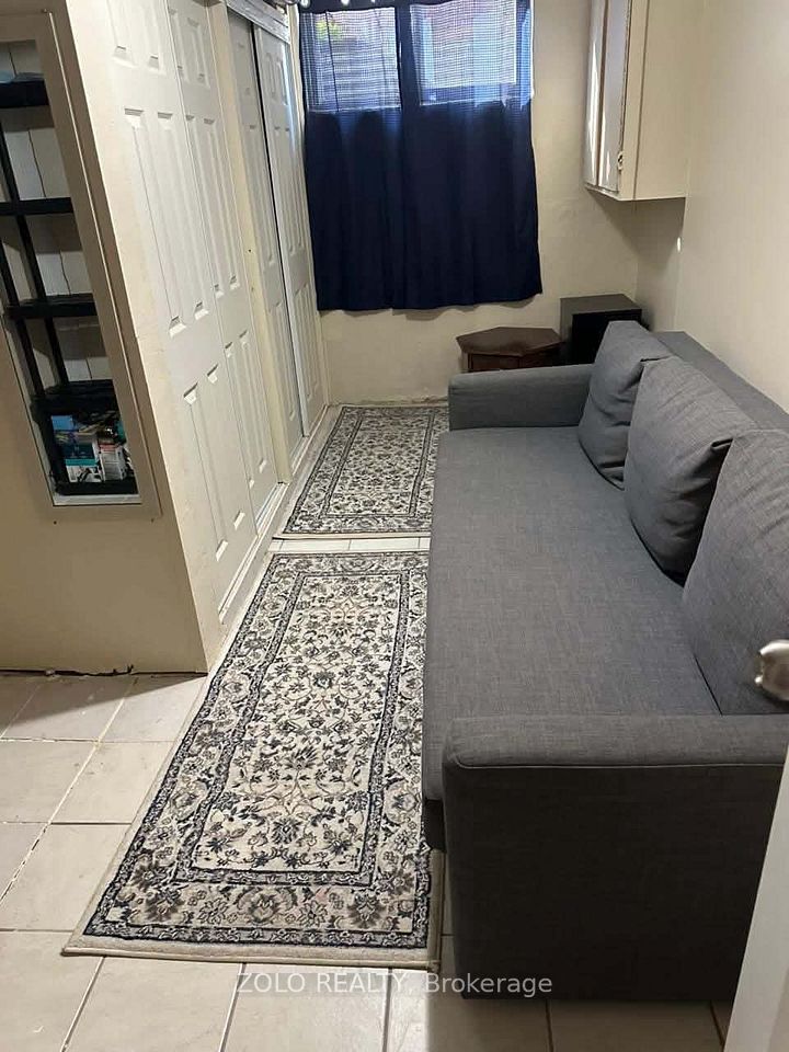 12 Quinby Court, Toronto, ON M9V 2V3 6