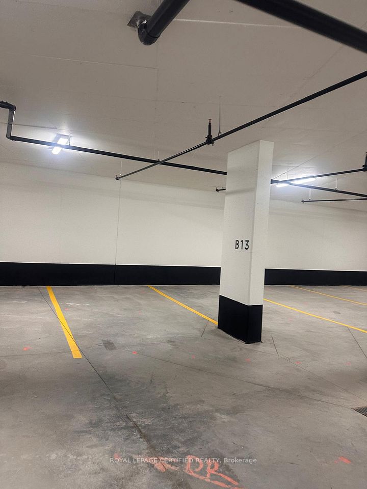 3008 William Cutmore Boulevard Parking, Oakville, ON L6H 8A4 2