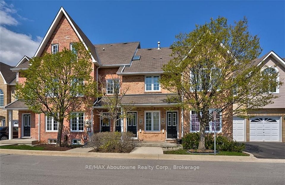 Condo Apartment at 2075 Walker's Line 205, Burlington, ON L7M 4G7