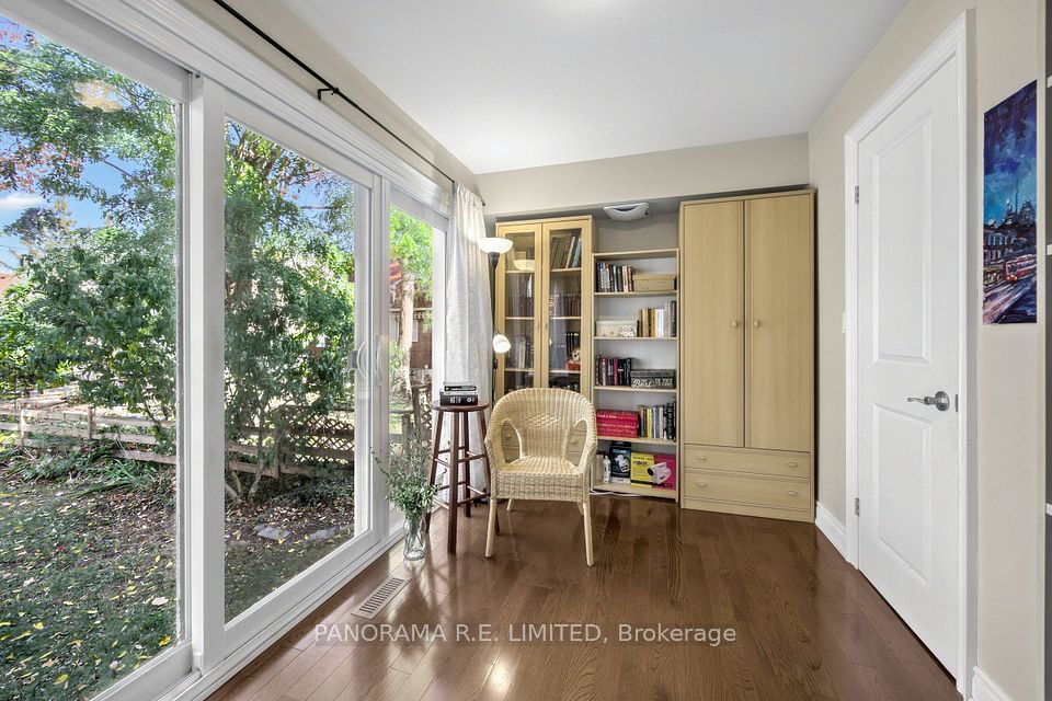 4 Donalbert Road, Toronto, ON M9B 2E7 20