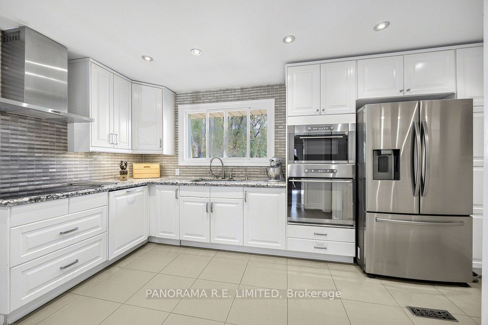 4 Donalbert Road, Toronto, ON M9B 2E7 10