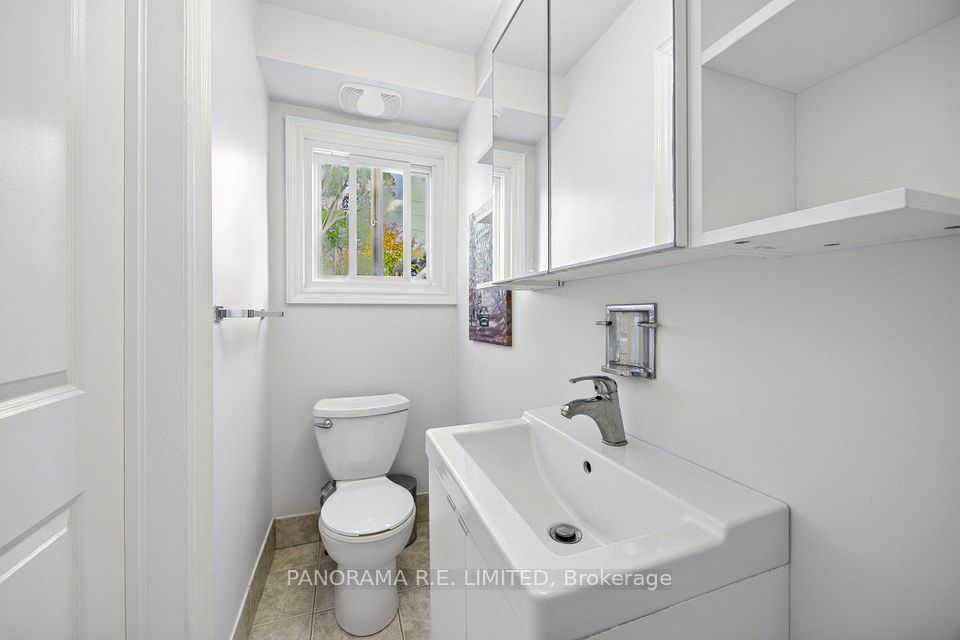4 Donalbert Road, Toronto, ON M9B 2E7 21