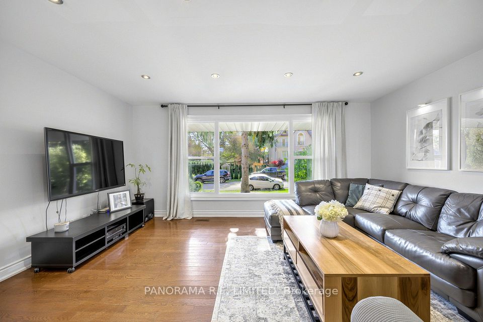 4 Donalbert Road, Toronto, ON M9B 2E7 6