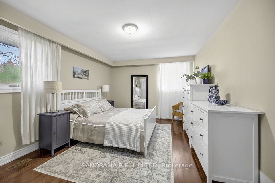 4 Donalbert Road, Toronto, ON M9B 2E7 14